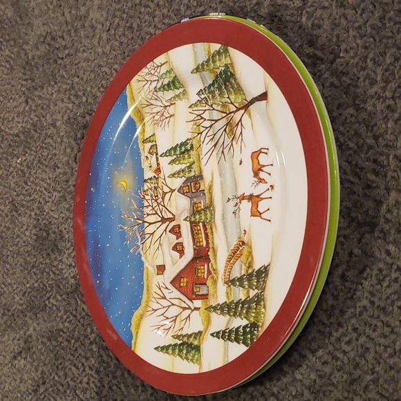 5 Christmas themed Melamine Plates EUC - Picture 5 of 5